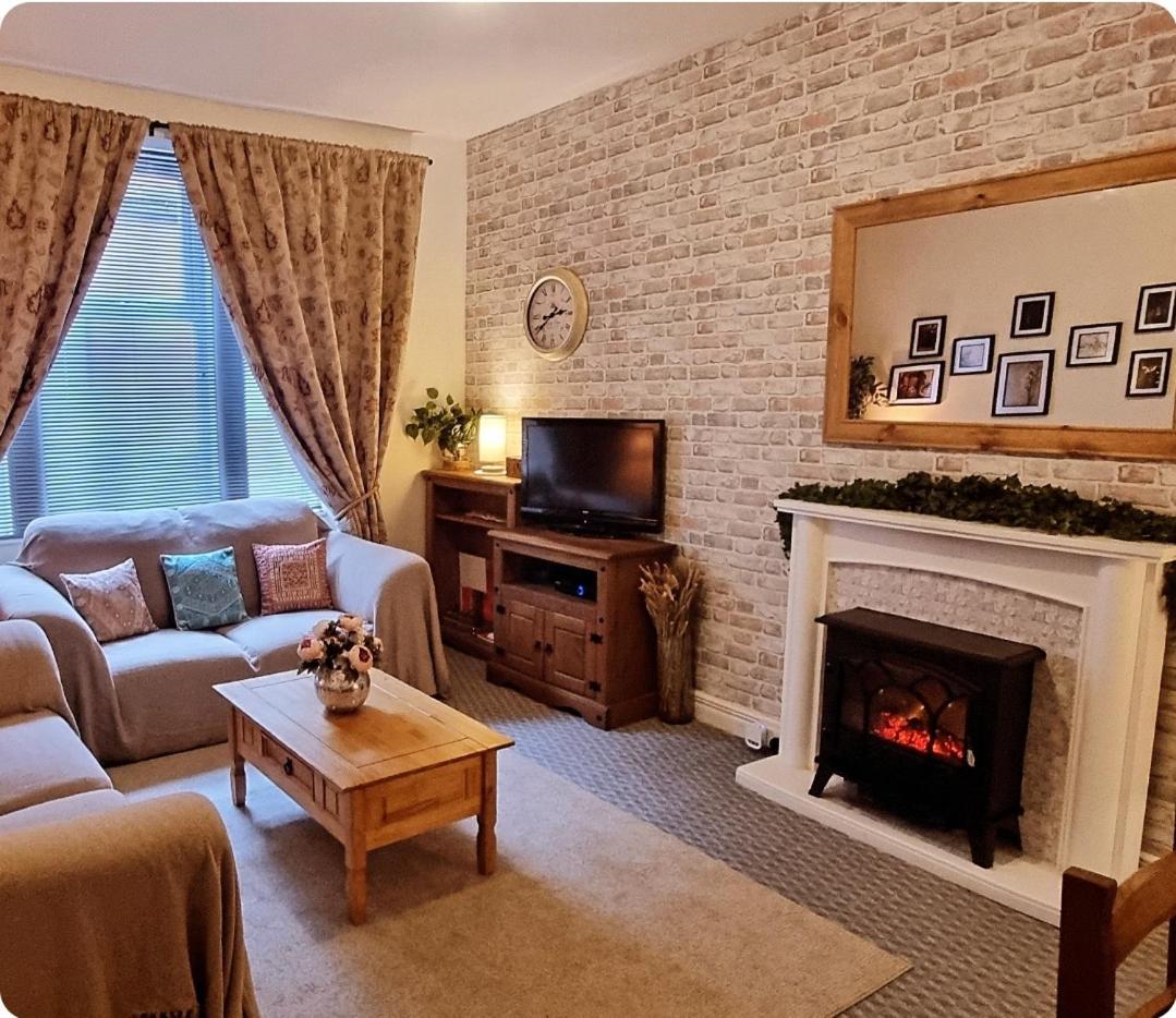 Entire, Main Door, Pet Friendly, Home Away From Home, East Ayrshire Newmilns Exterior photo